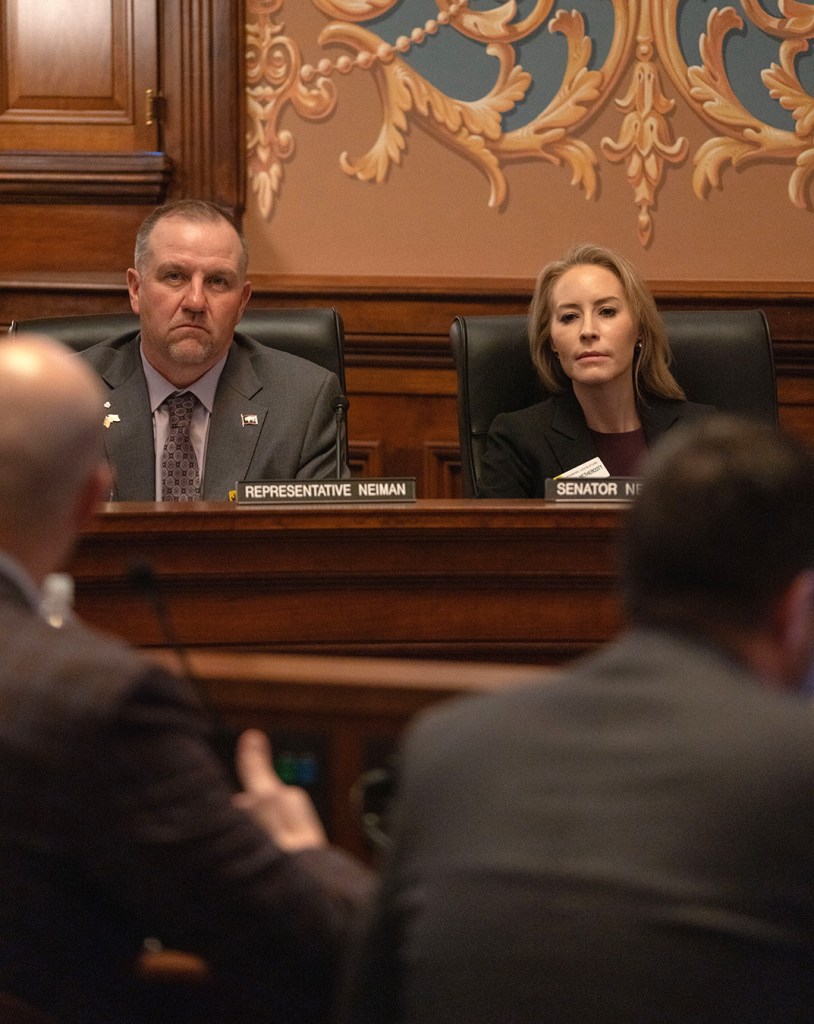 Lawmakers kick corner crossing can but OK power rate review, curling ...