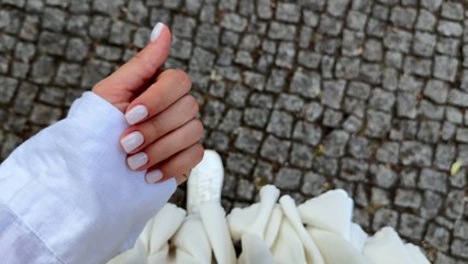 « Recession nails » : pourquoi les ongles courts font leur grand retour ...