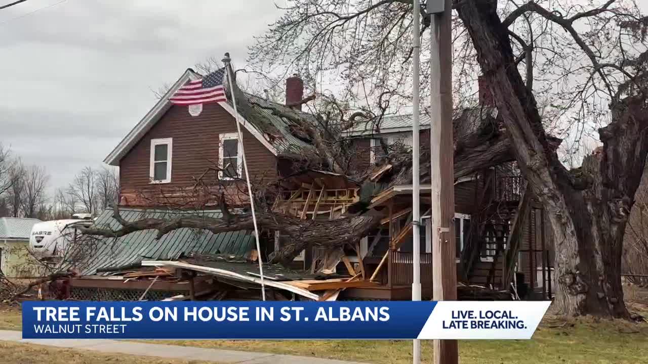 Massive tree damages home in St. Albans