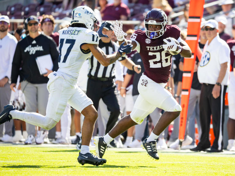Watch Texas A&M RB dominate in pass protection during spring practice