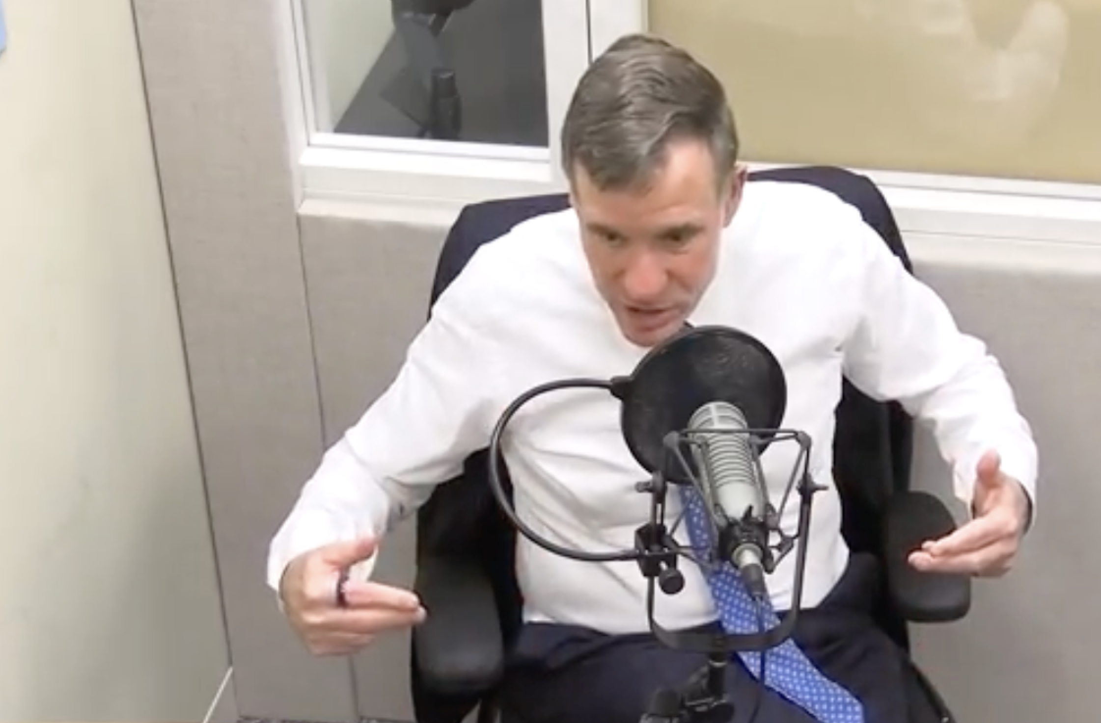 'It doesn't pass any smell test': Mark Warner takes the Trump ...