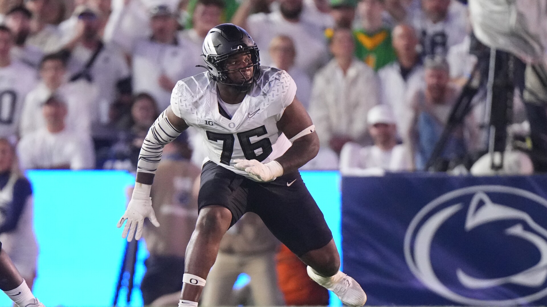 Isaiah World Chargers offensive tackle visit