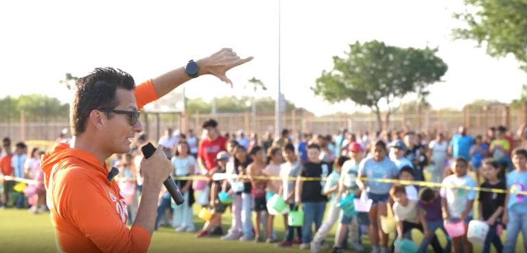 Family-friendly egg hunt in Edinburg welcomes hundreds