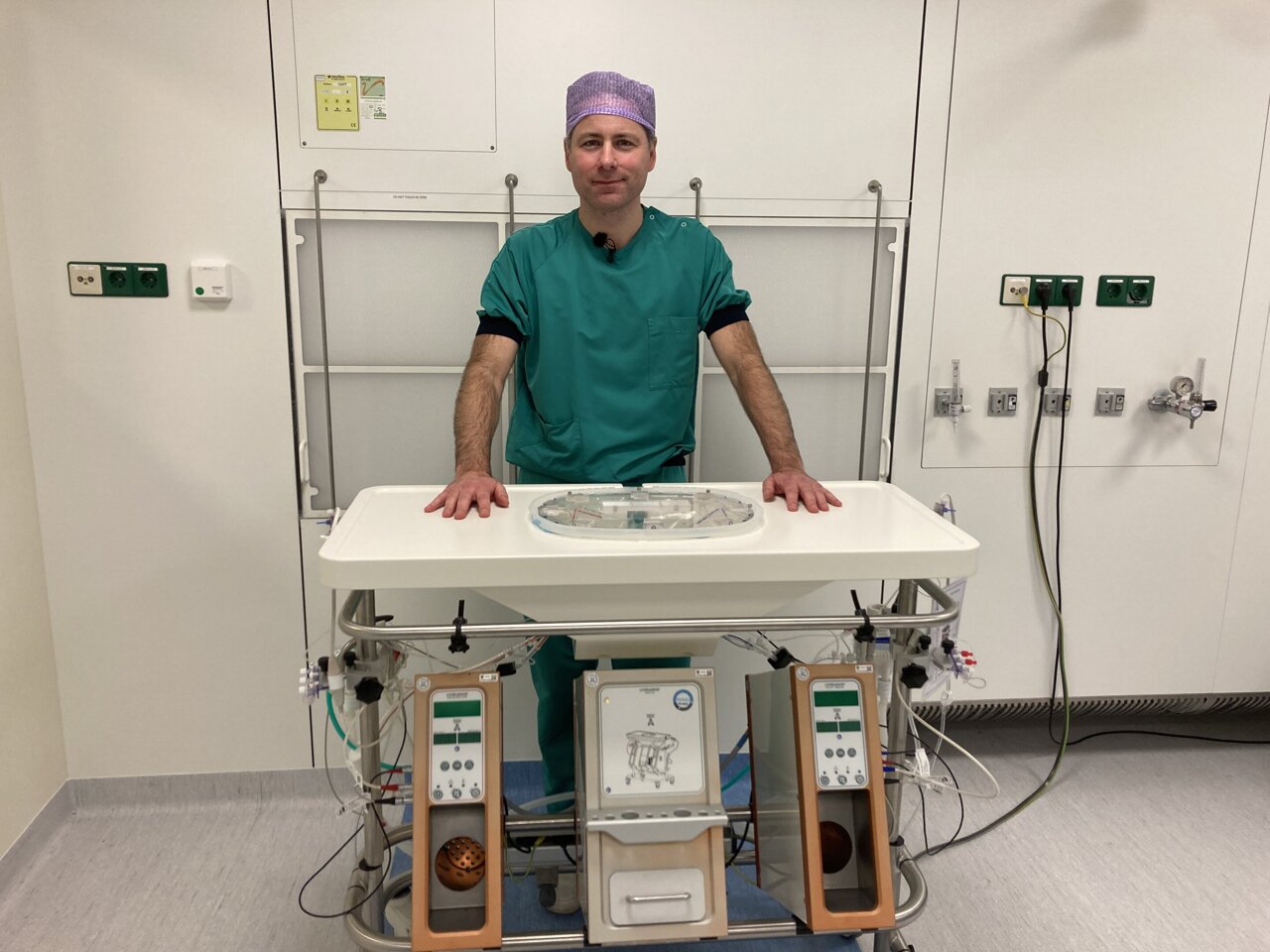 Overnight machine perfusion lets liver transplants safely shift to ...