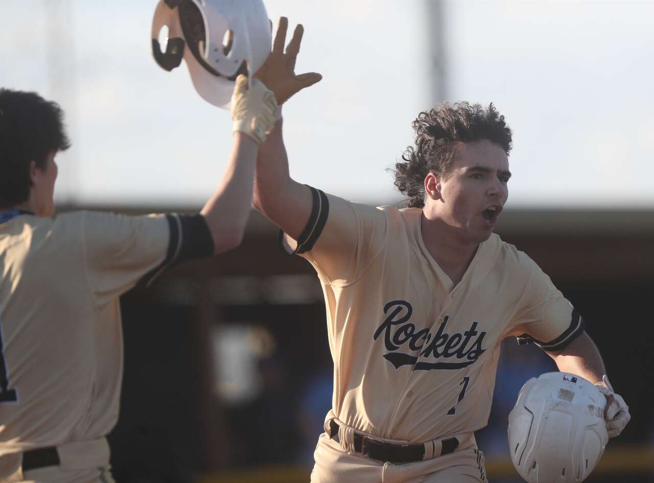 Gameli White calls his shot as Routt baseball beats North Greene 18-3