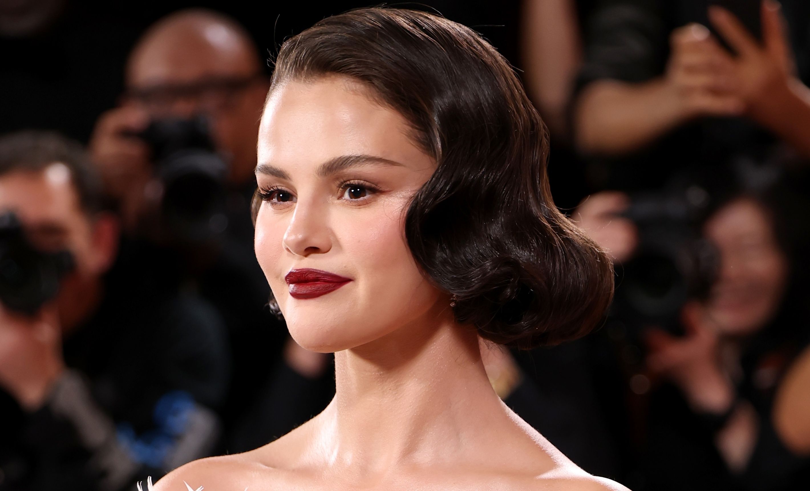 Selena Gomez is a Y2K queen in pin-straight tendrils