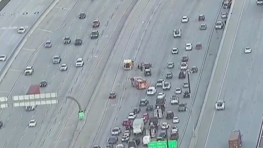 Crash blocks multiple lanes on northbound I-5 in San Diego