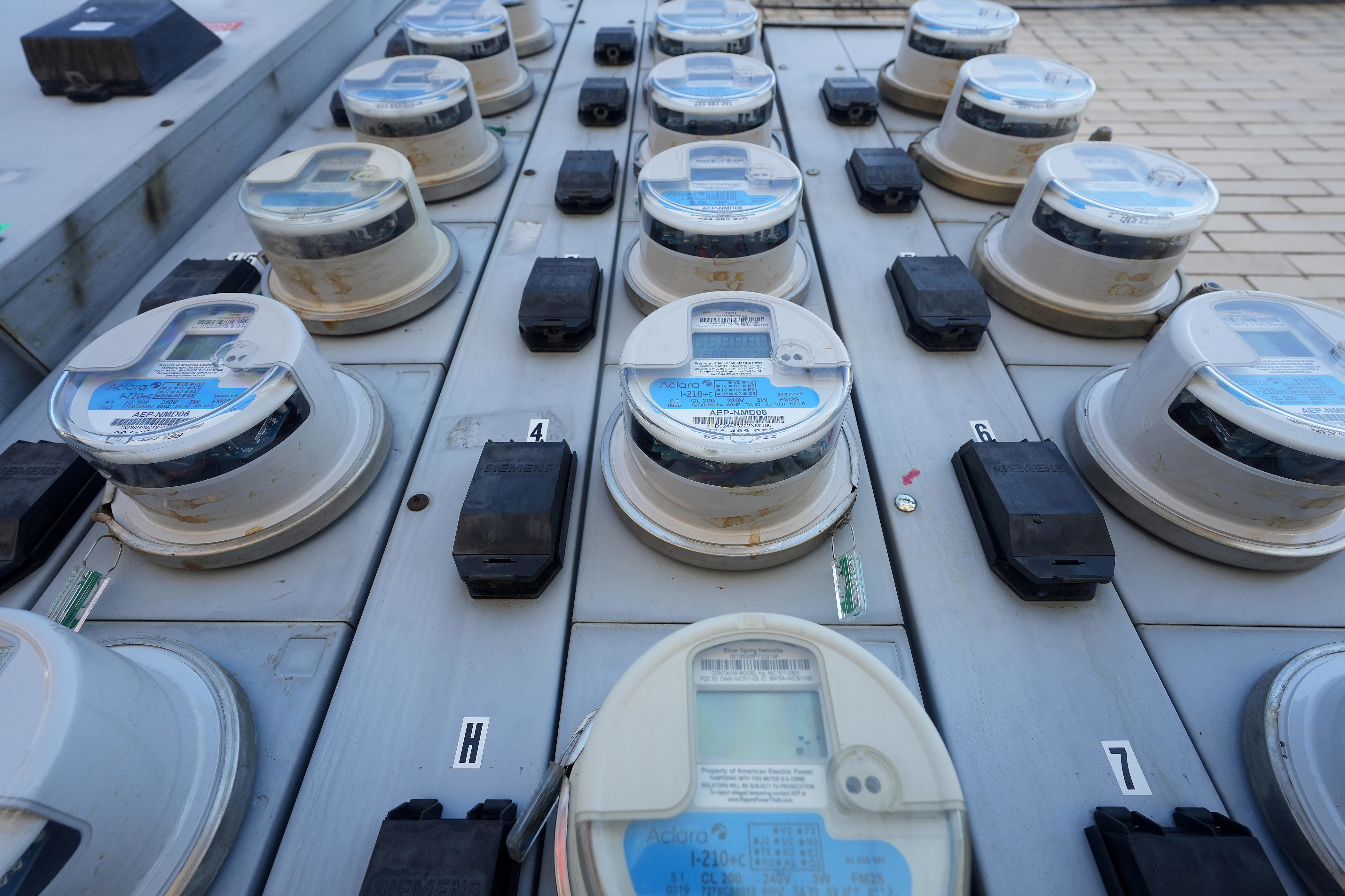 Want to save money on your electric bill? Check out these tips