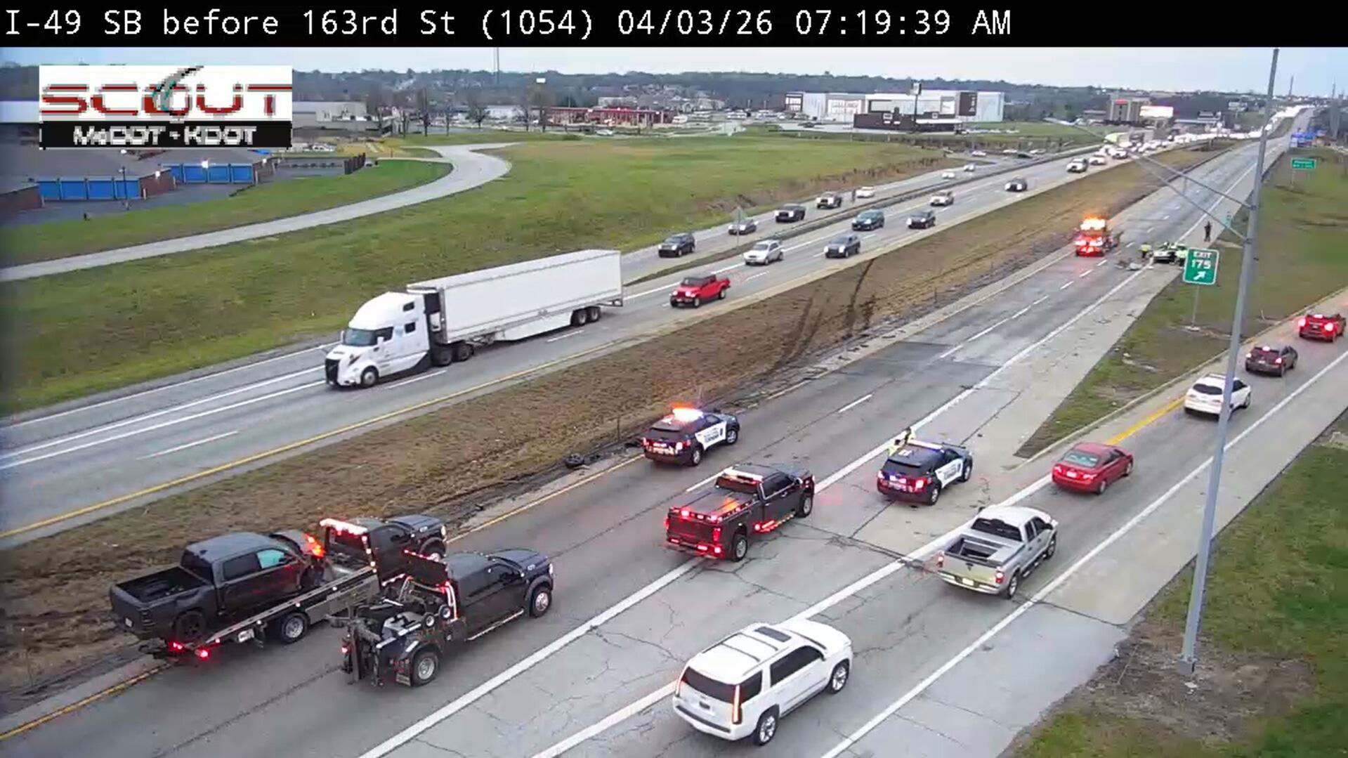 Crash closes I-49 southbound lanes near 163rd Street