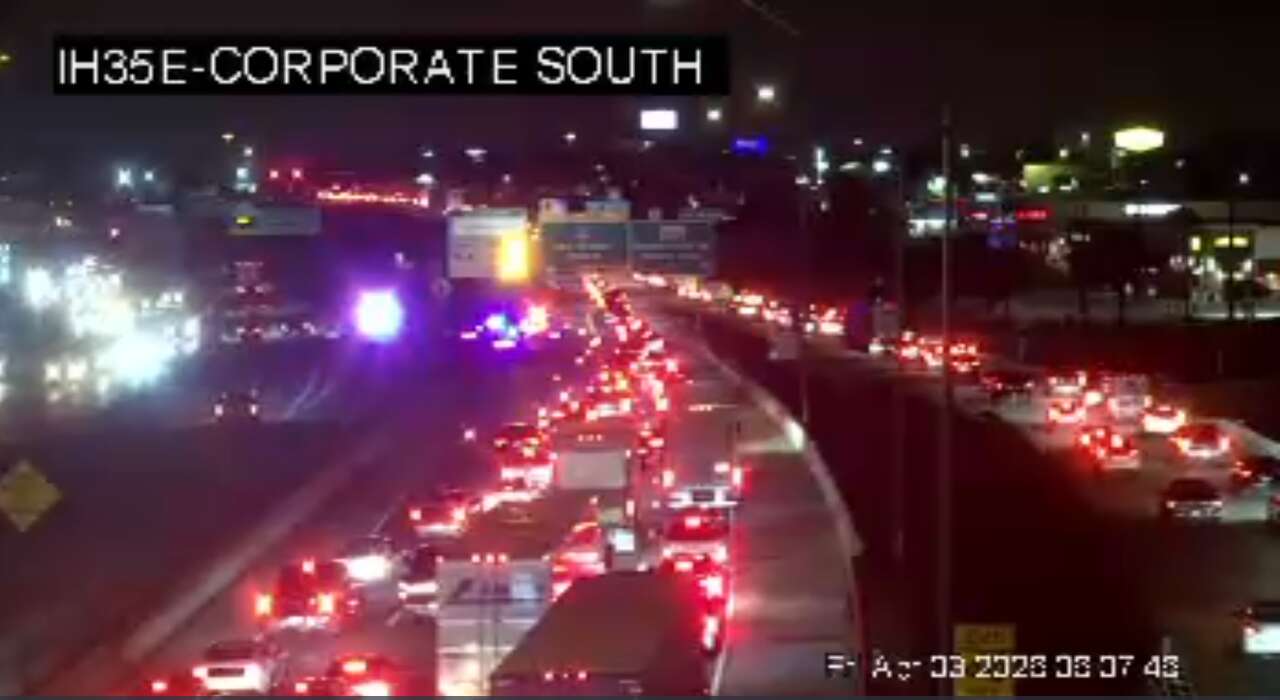 Collision closes all main southbound lanes on I-35E in Lewisville