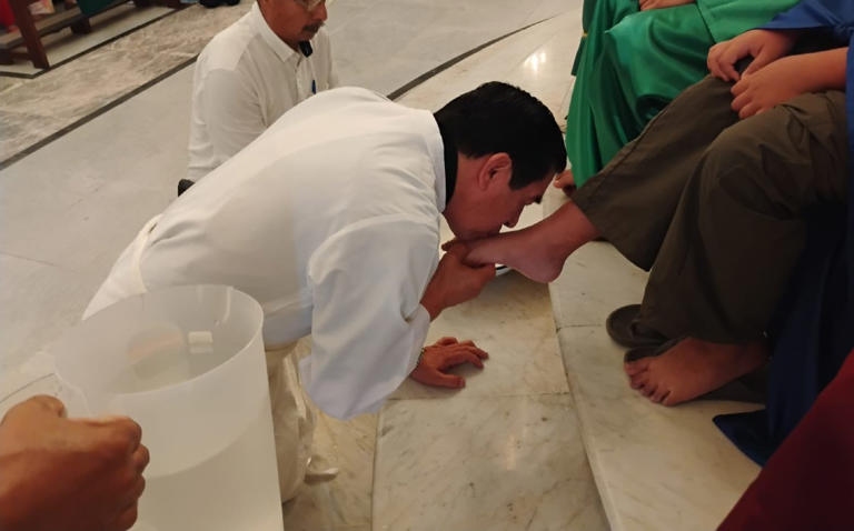 Realizan lavatorio de pies en catedral de Tampico