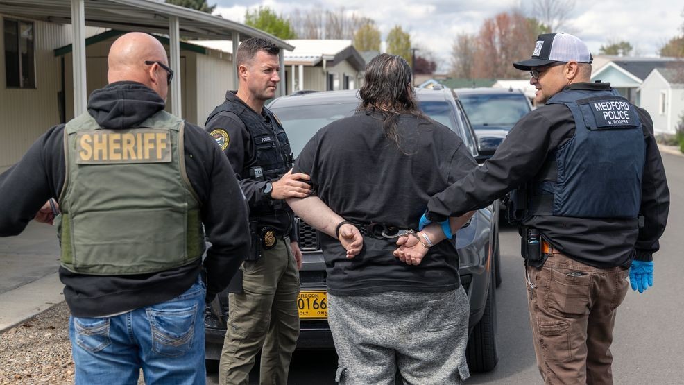 Southern Oregon man arrested after standoff, faces 18 child sex crime ...