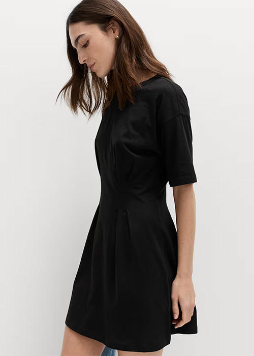 High street dress perfect for city breaks is just 20 and comes in 2 colours