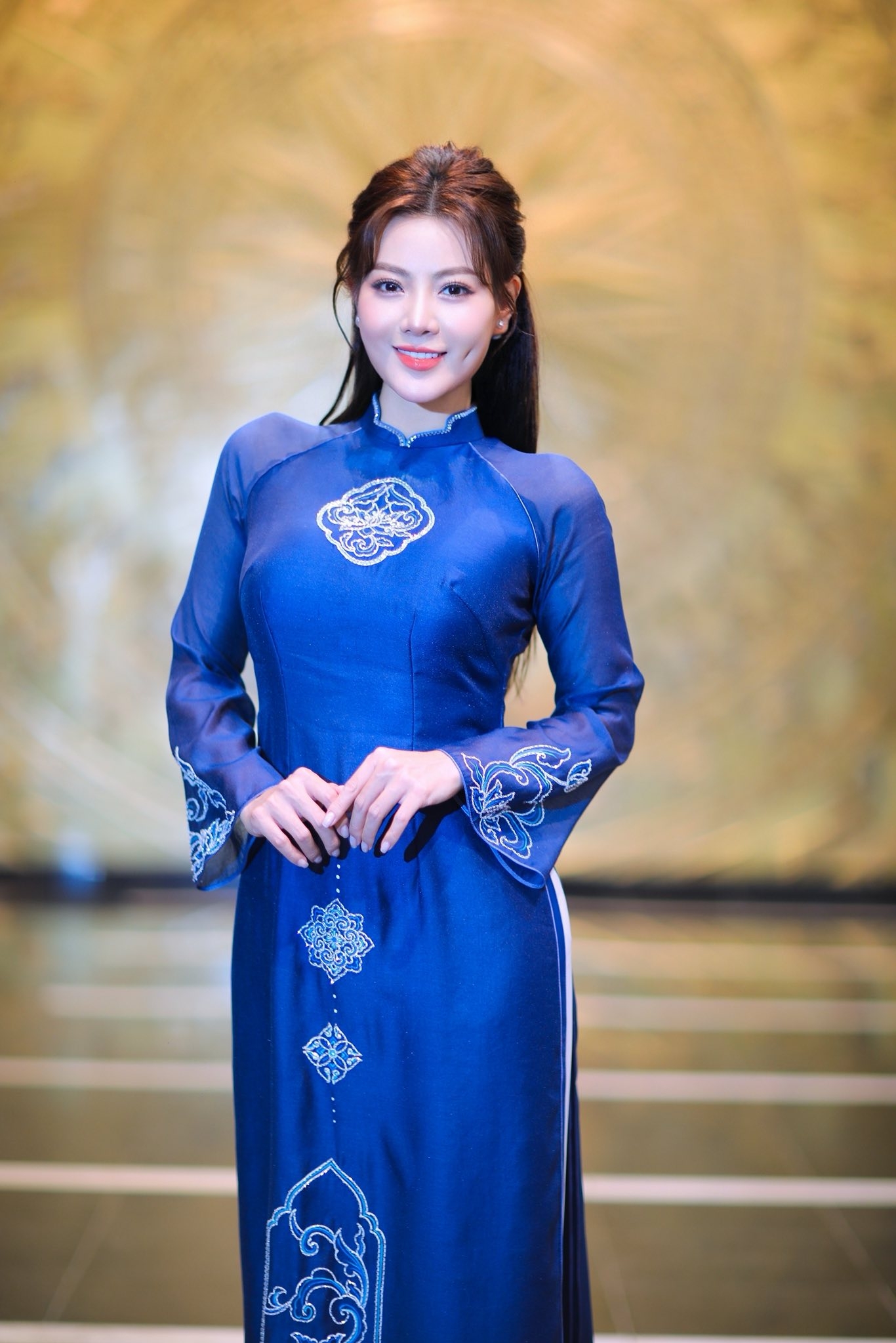 Thanh Hương: 'Tôi tập trung kiếm tiền nuôi con'
