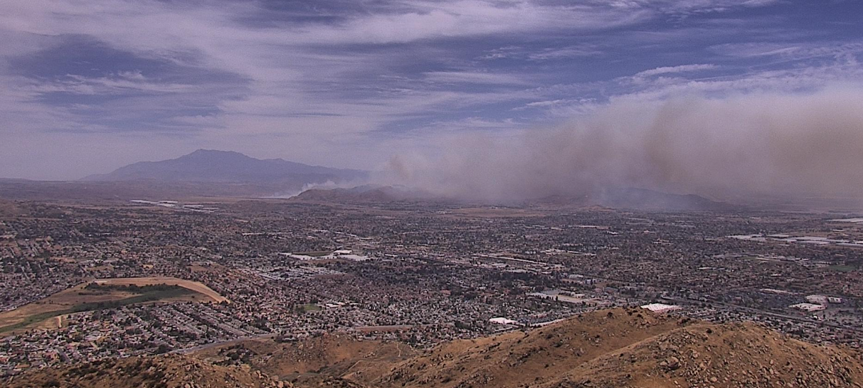Fires break out in Southern California, scorch over 2,500 acres<br>