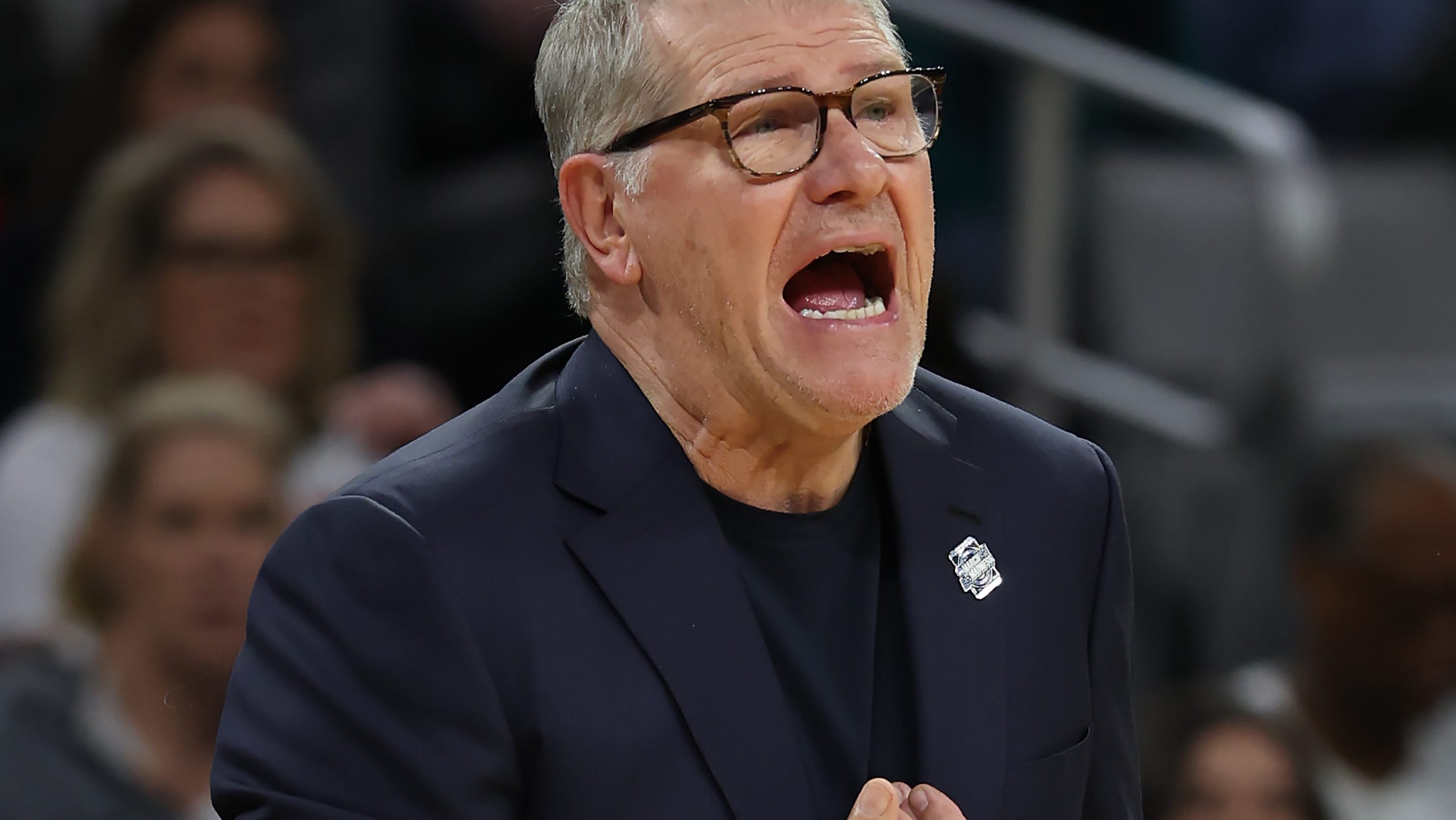 UConn players give their best Geno Auriemma impressions at Final Four