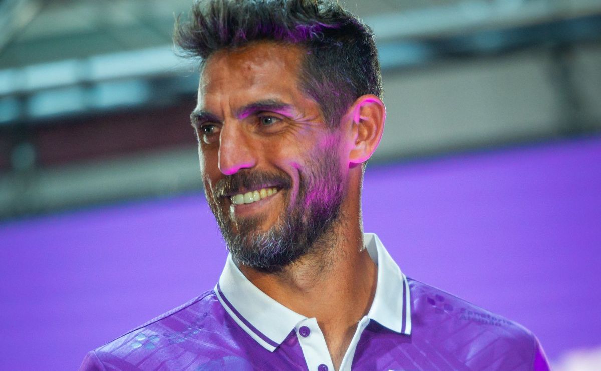 Joaquín Larrivey quiere romper la mufa de Concepción con nueva camiseta ...