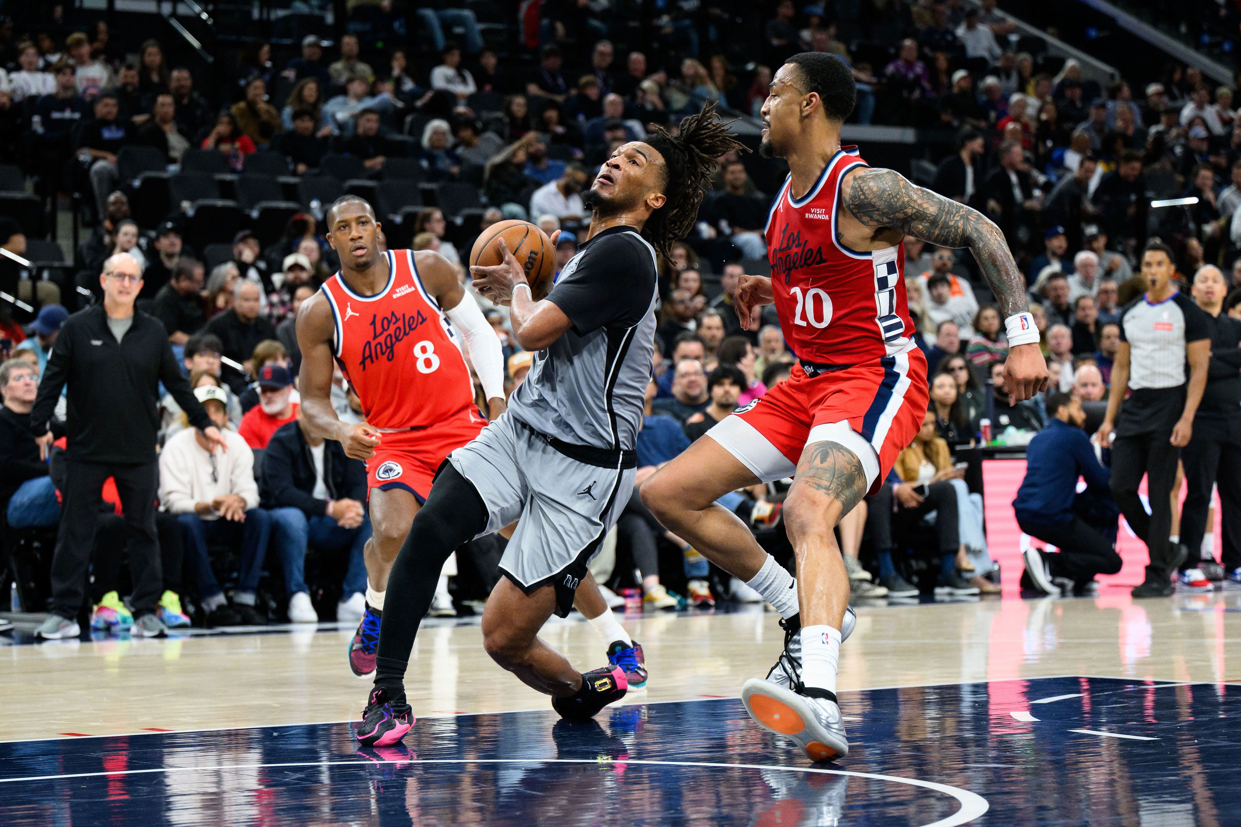 Highlights: Spurs guard trio combine for 61 points in win over Clippers