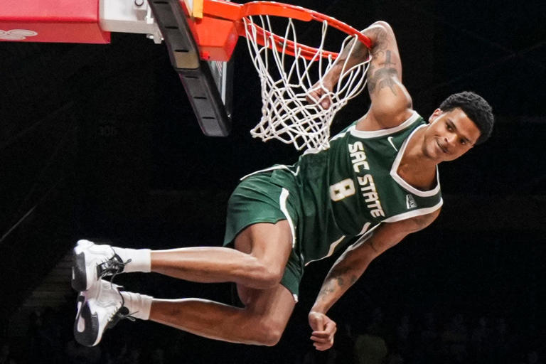 Shaqir O'Neal, son of Shaq, wins college slam dunk contest: Highlights