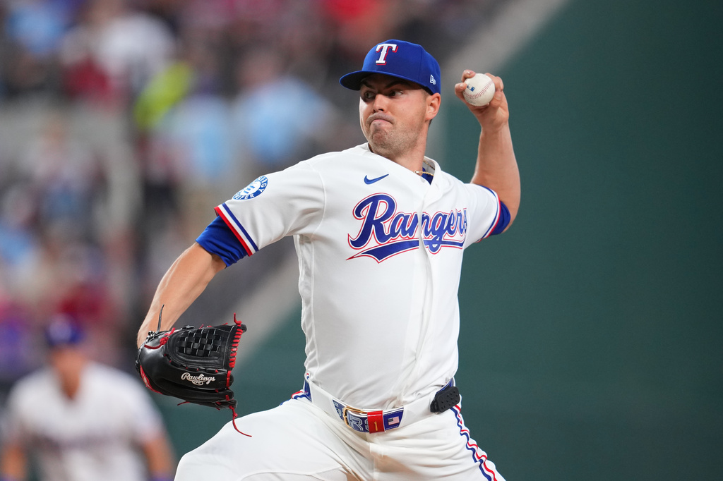 Reds beat Rangers 5-3 in their 1st road game with 3 homers, the last in ...