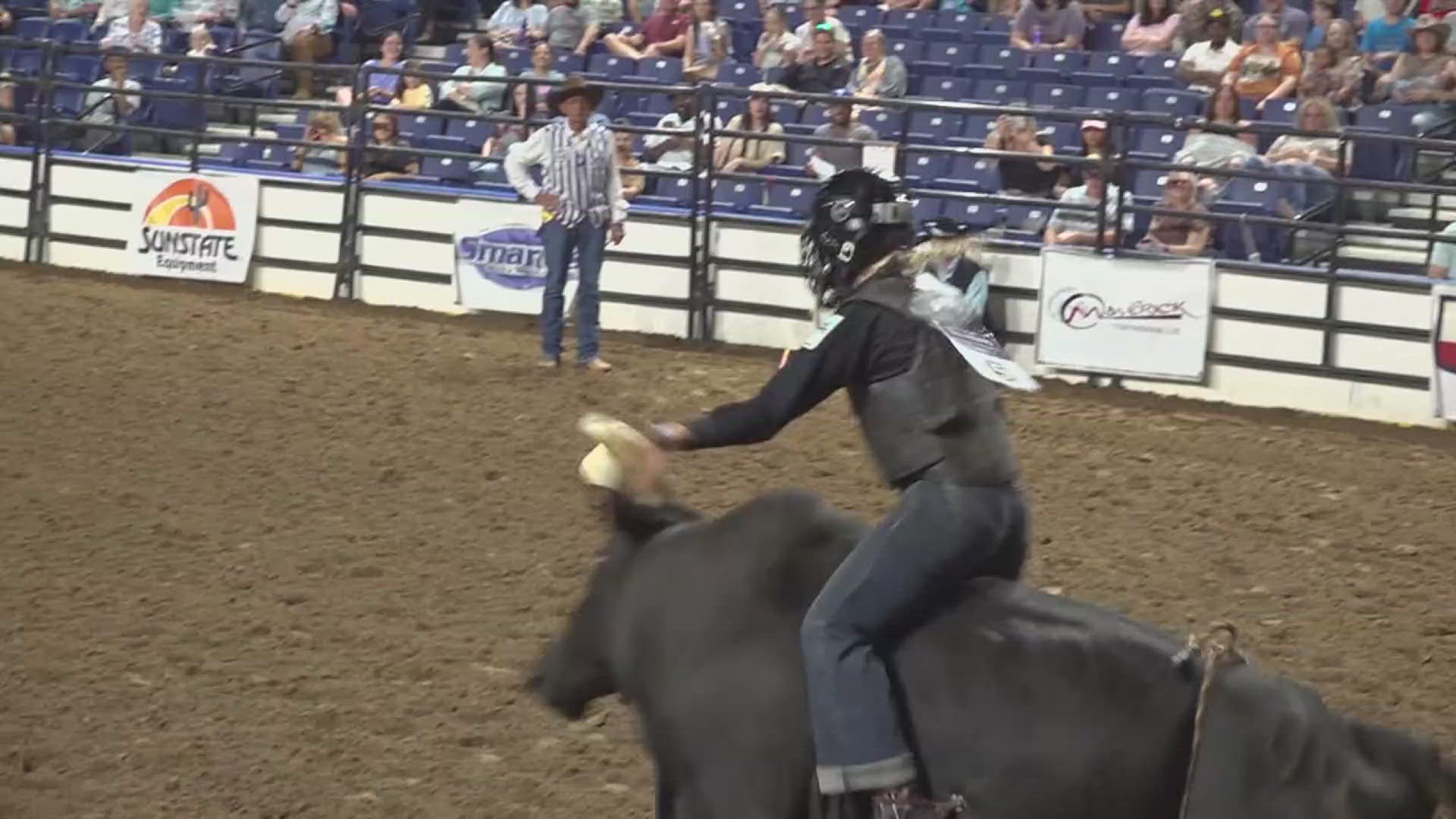Bull riding kicks off at South Texas State Fair