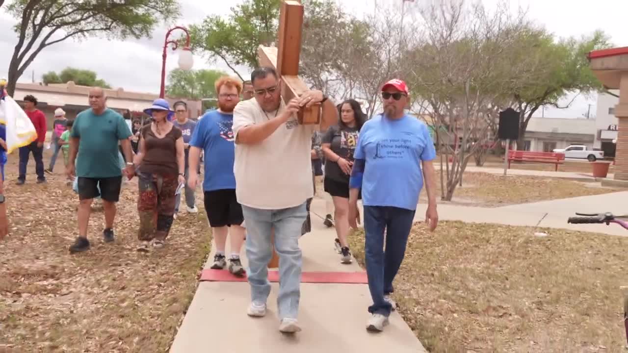 Three Rivers community members unite for the annual Good Friday cross ...