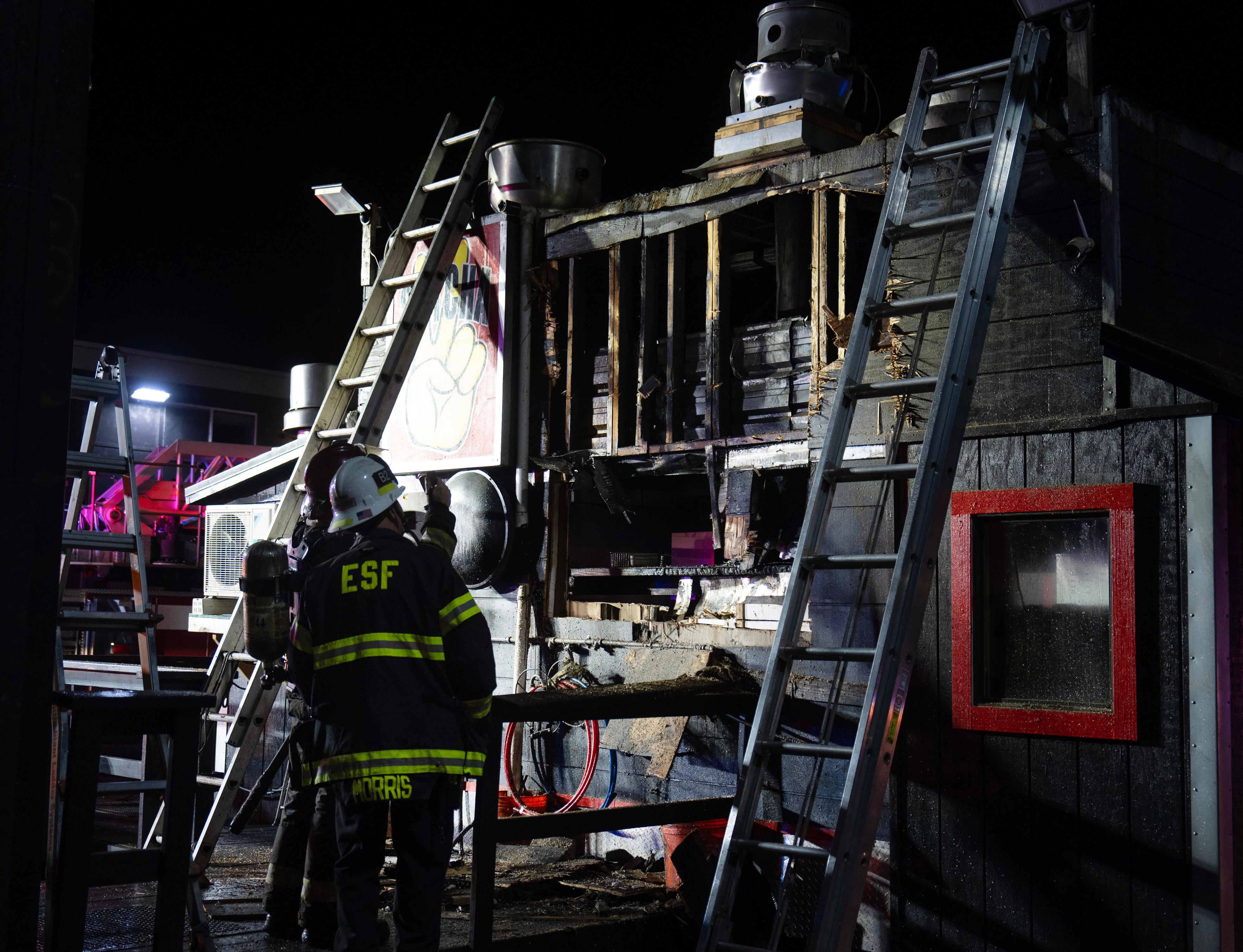 Fire breaks out at Gotcha Burger, torching Eugene-based food cart