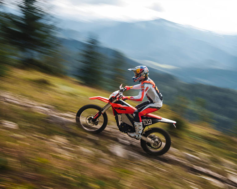 An ambitious next-gen enduro bike returns with even more versatility