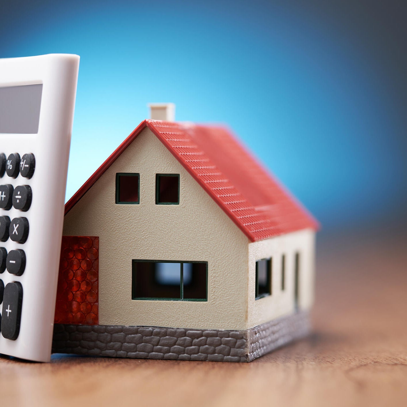 Is a HELOC or a home equity loan the better option this April?