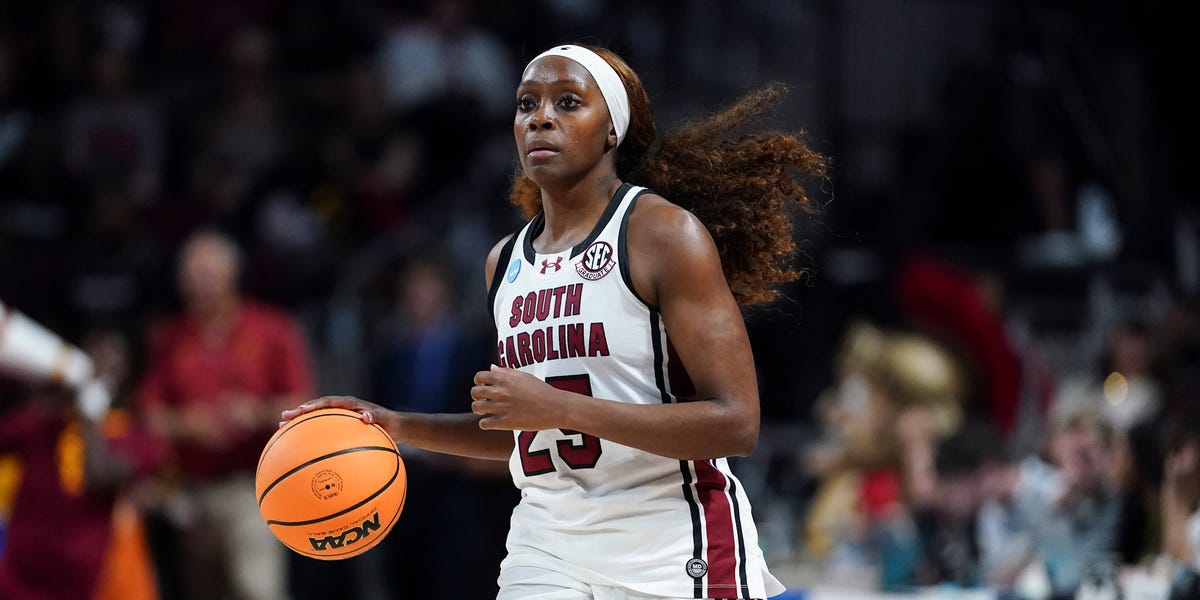 Meet South Carolina basketball star Raven Johnson’s family<br>