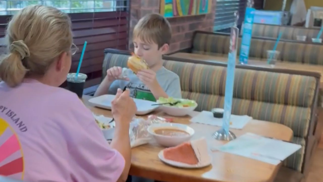 Lighthearted restaurant surprise shows how a simple prank can turn into ...