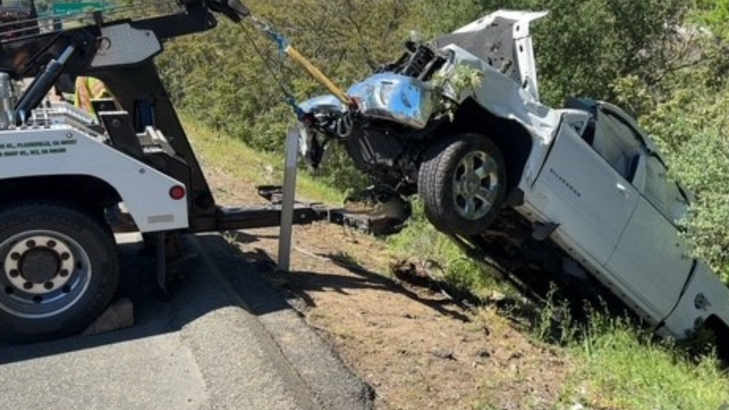 2 injured in crash down Highway 50 embankment in El Dorado County