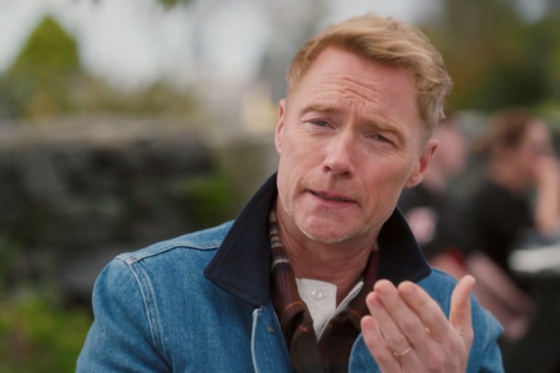 Emotional Ronan Keating breaks down in tears as he addresses death of  'hero' brother