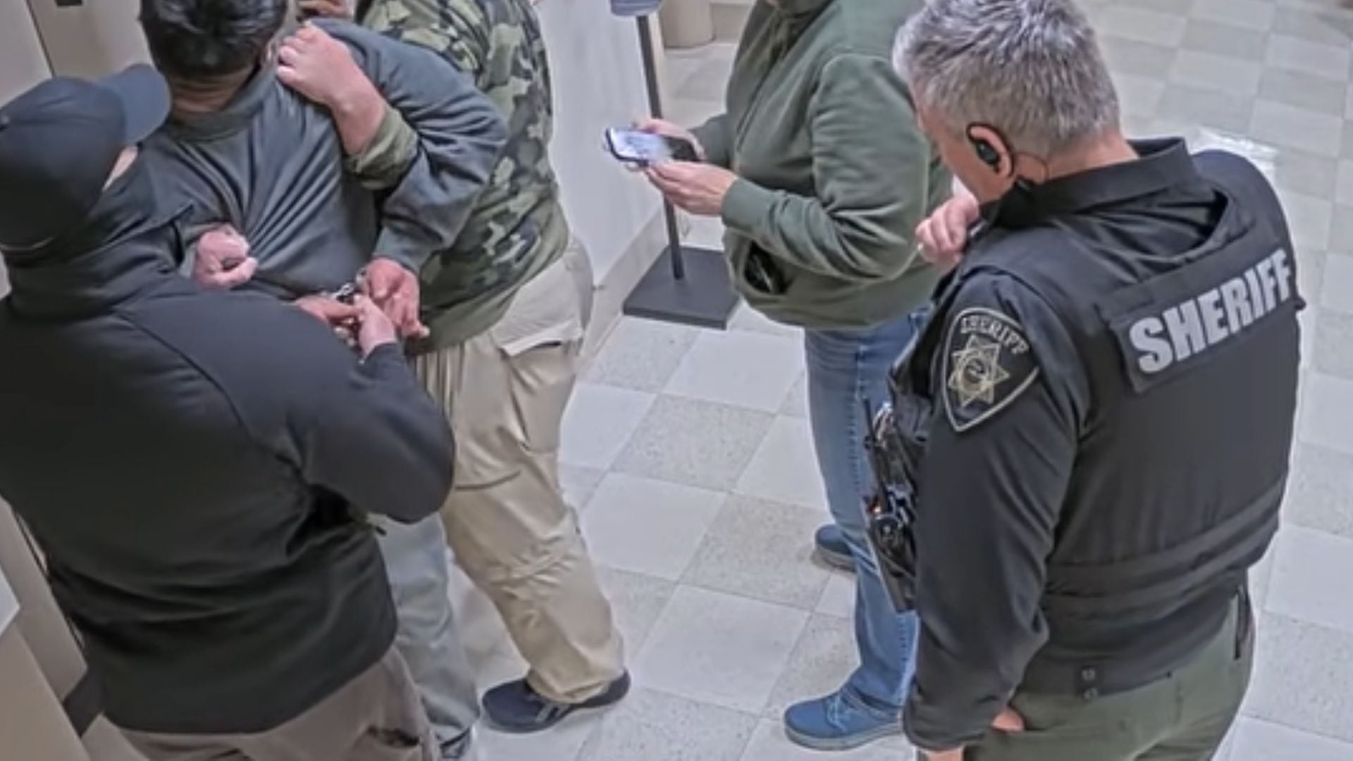 Video released of federal agents arresting 2 at Marion County courthouse