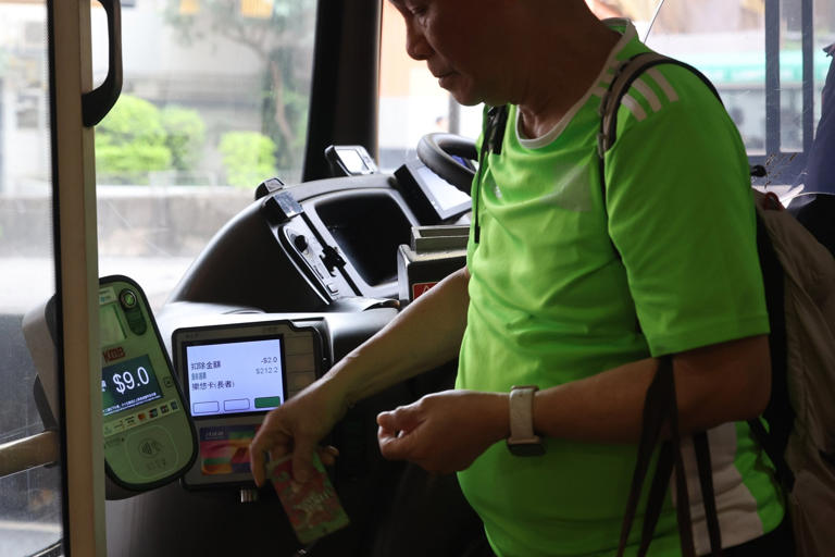 KMB told to probe machines that gave free bus rides as revised HK$2 ...