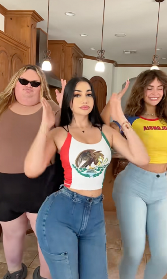 Jailyne Ojeda Ochoa's viral content house 🚨(01)