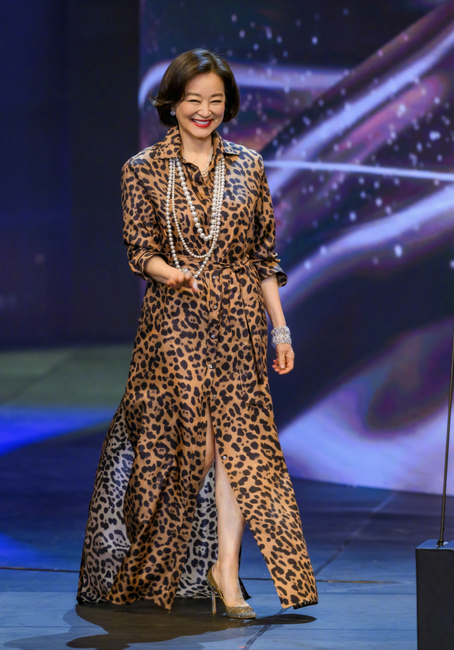 Bí quyết 'trẻ mãi không già' của minh tinh Lâm Thanh Hà