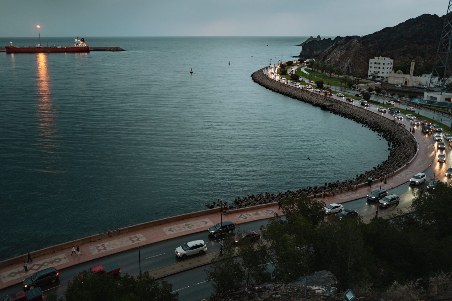 Revelado: Las armas que aseguran el poder de Irán en Ormuz