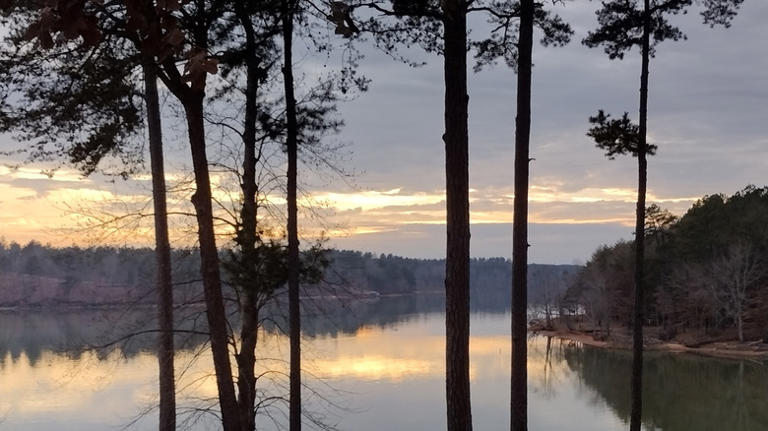 North Carolina's underrated lake is a pristine Blue Ridge gem with ...