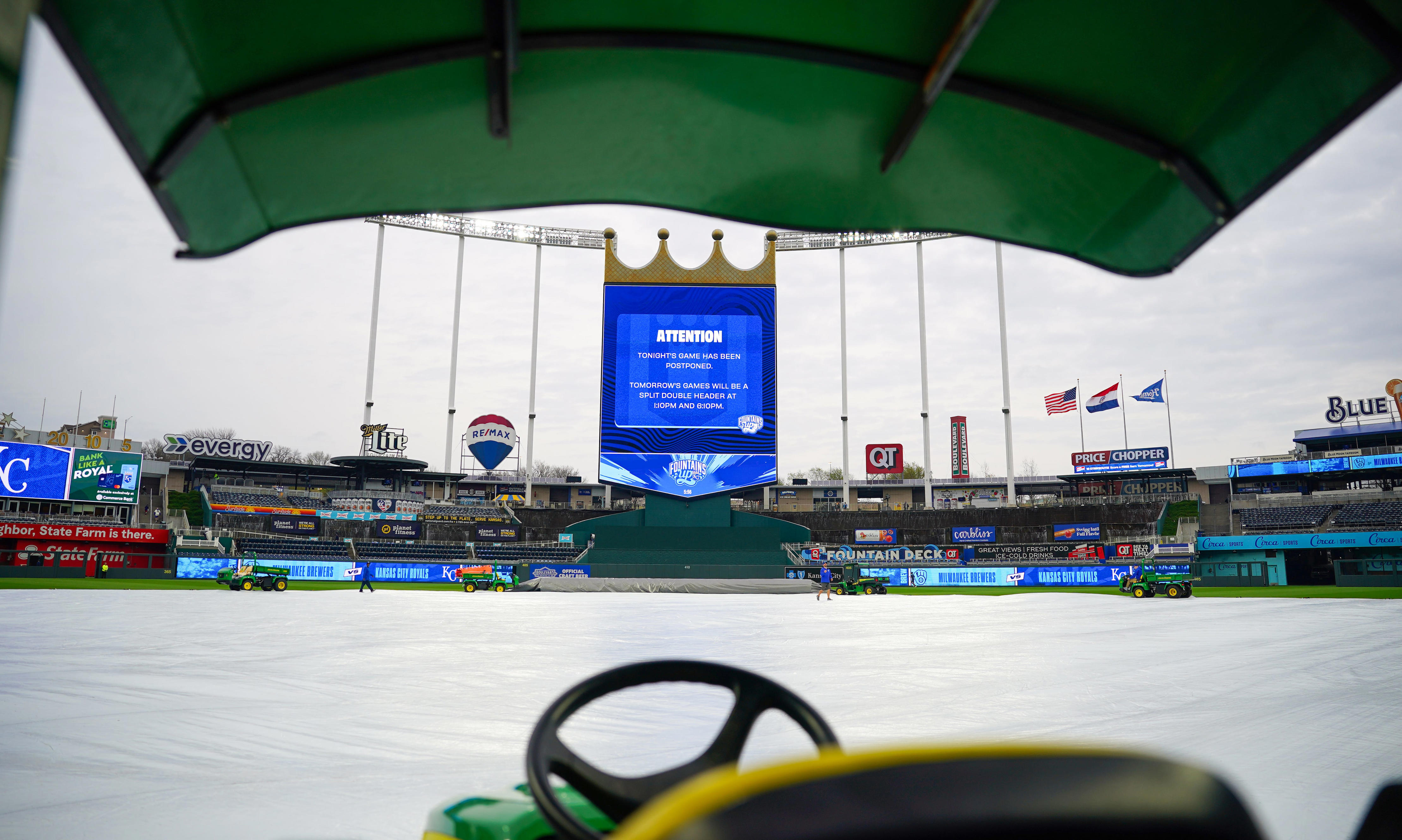 Brewers-Royals postponed Friday, will play split doubleheader Saturday