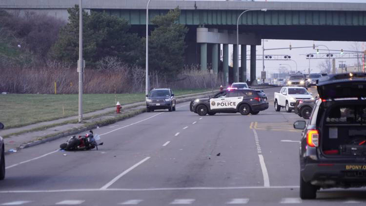 Buffalo police investigate motorcycle crash that sent rider to hospital