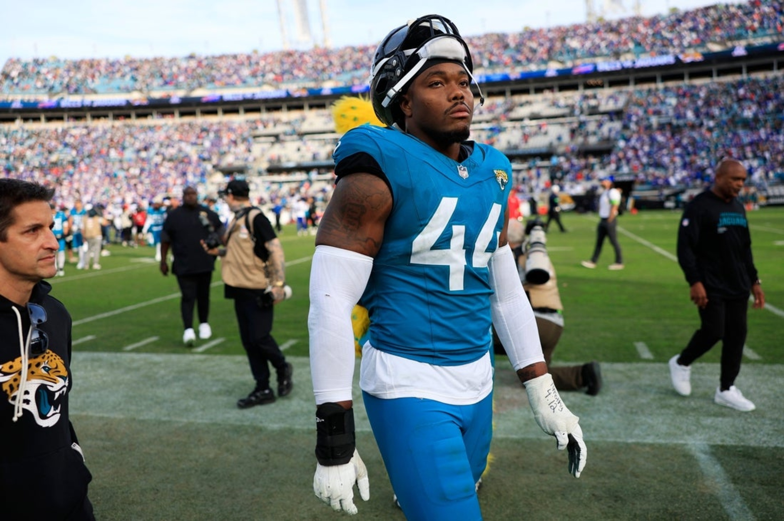 Jaguars DE Travon Walker agrees to four-year, $110M extension<br>