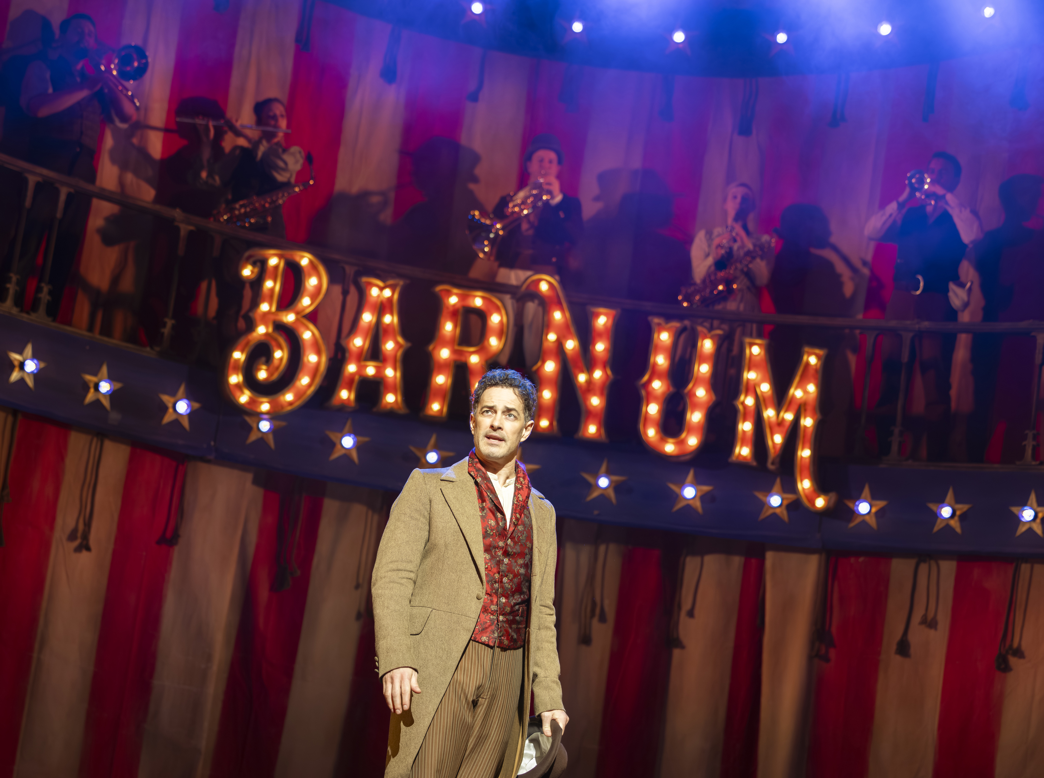 Lee Mead stars as the world's greatest showman in Sheffield