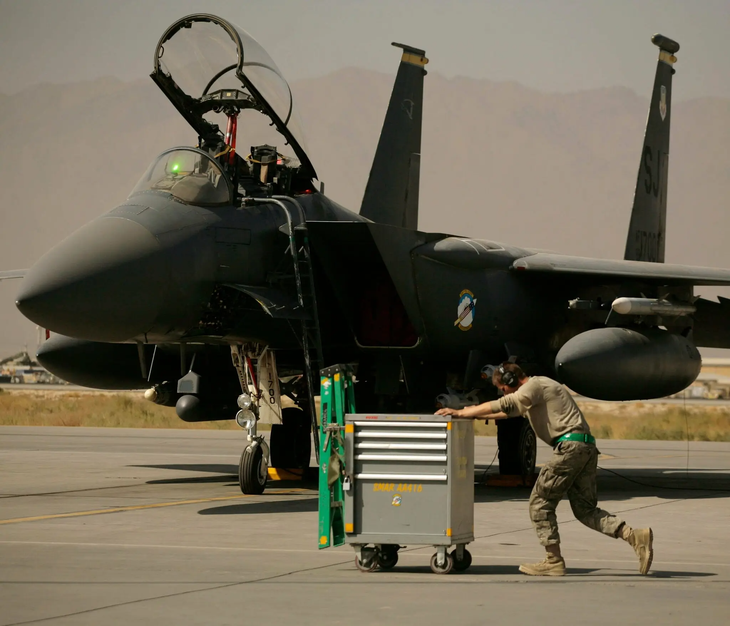 Mỹ mất liền tiêm kích F-15E, cường kích A-10 chỉ trong một ngày: Điều gì đang xảy ra?