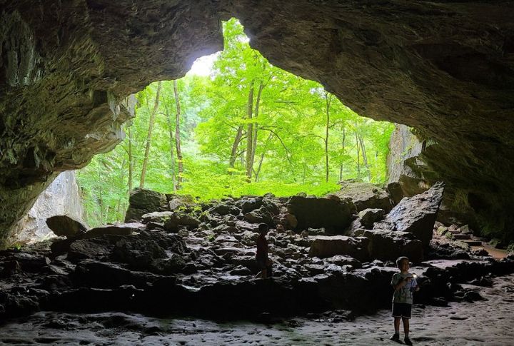 10 limestone chambers to explore along Iowa's underground trails