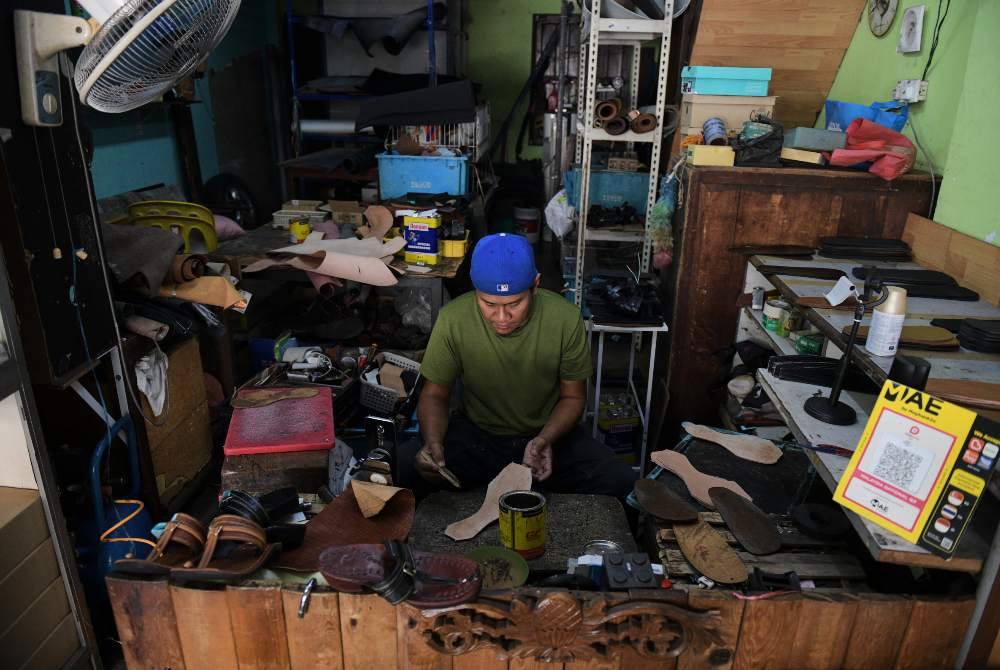 Jago capal of Kepala Batas, 90 per cent handmade and PM-approved