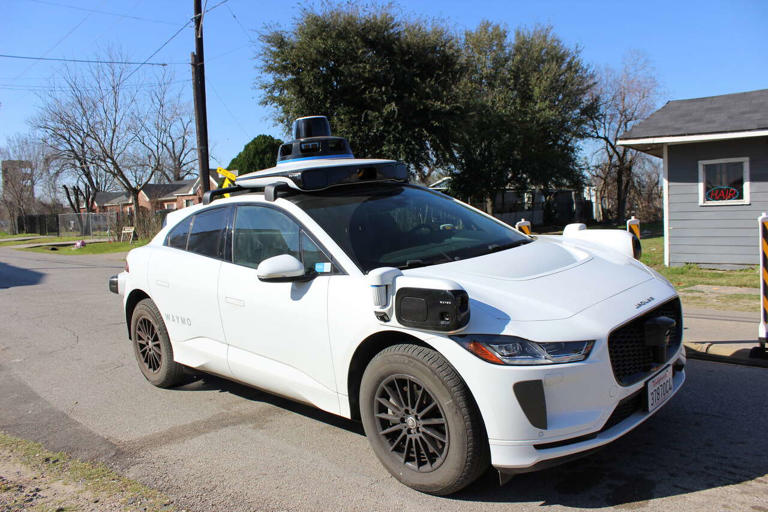 Waymo expanding self-driving services to more Houston neighborhoods ...