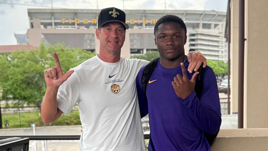 No. 2 college football WR recruit emerges as priority target for two ...