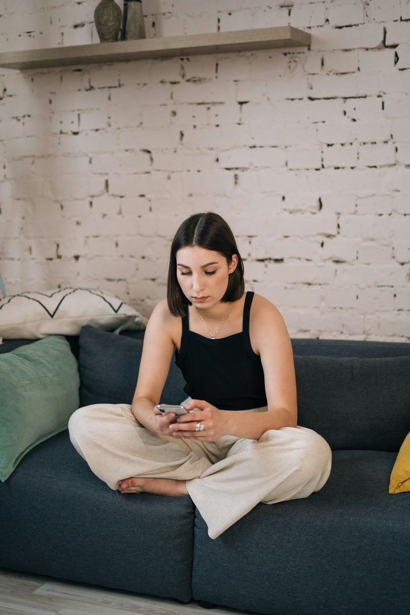 12 clear signs he's leading you on, according to women