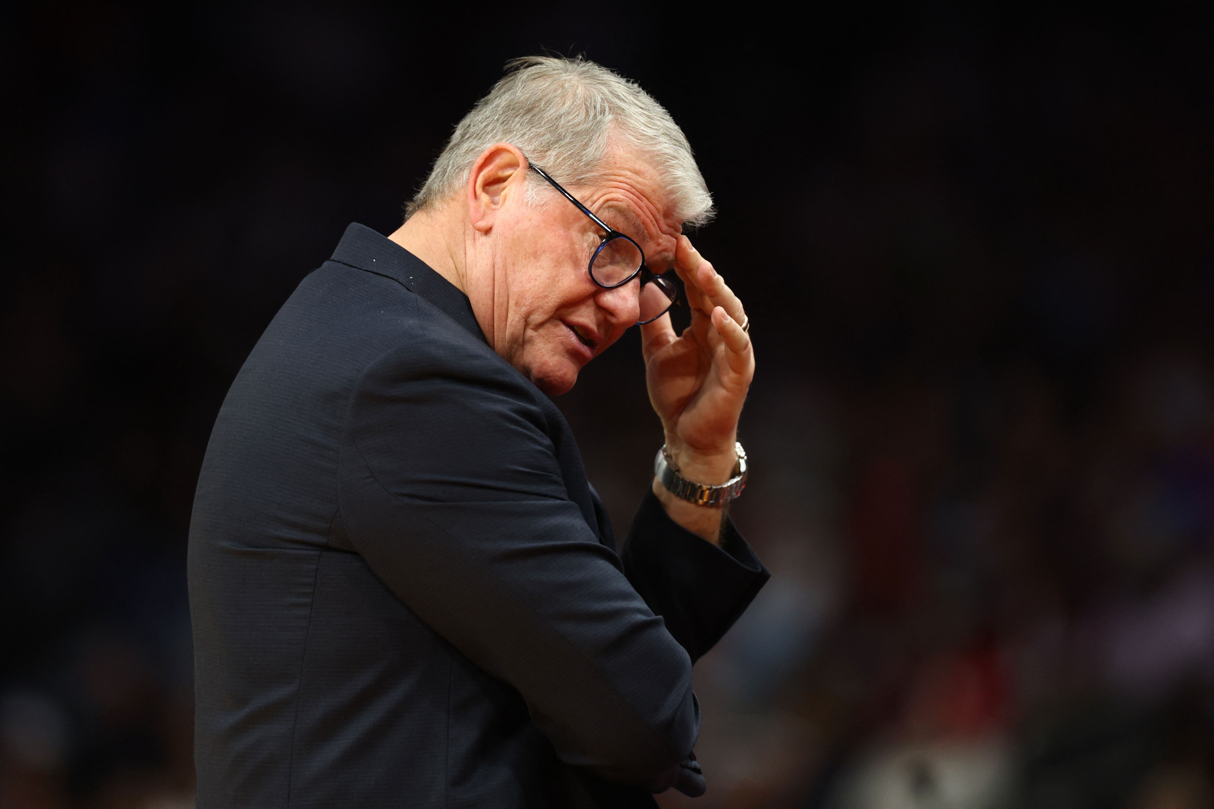 Geno Auriemma's latest meltdown involving South Carolina's Dawn Staley ...
